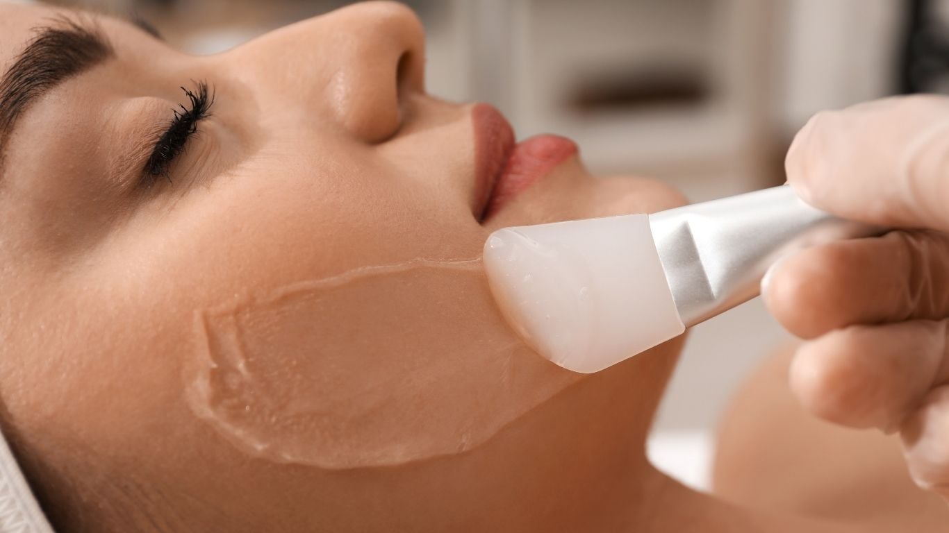 Chemical Peel vs. HydroFacial: Which Treatment Does Your Skin Need? Chemical Peel vs. HydroFacial: Which Treatment Does Your Skin Need?